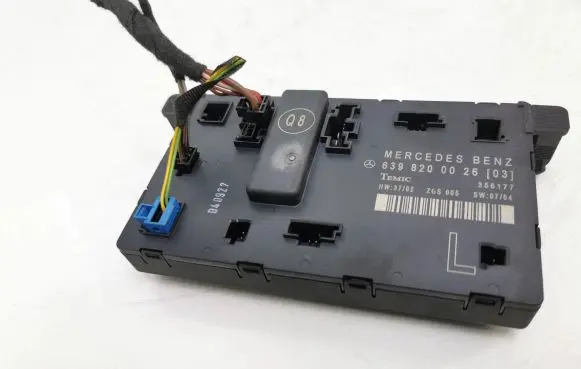 Mercedes-Benz Vito Viano W639 Door control unit/module 6398200026 356177