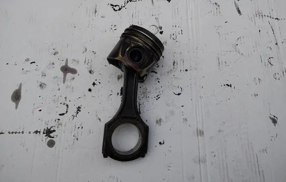 Mercedes-Benz Sprinter W906 Piston with connecting rod 651008349E