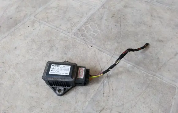 Mercedes-Benz Vito Viano W639 ESP acceleration yaw rate sensor A0025426618