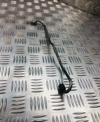 Toyota Auris 150 Fuel injector supply line/pipe 