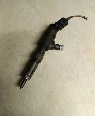 Peugeot 207 Fuel injector 0445110339