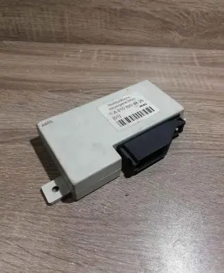 Mercedes-Benz E W210 Alarm control unit/module A2108204426