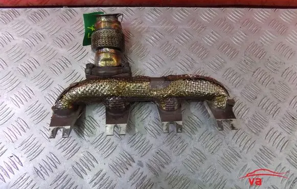Audi Q7 4M Exhaust manifold 057253033BR