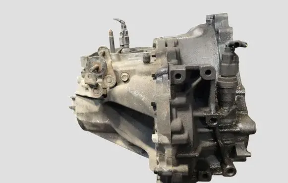 KIA Carens II Manual 6 speed gearbox 990563