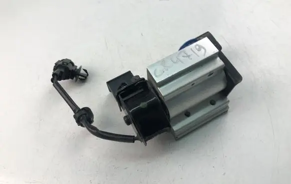 Nissan Leaf I (ZE0) Turbo solenoid valve 4433101202