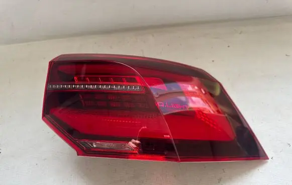 Volkswagen Golf VIII Rear/tail lights 5H0945208