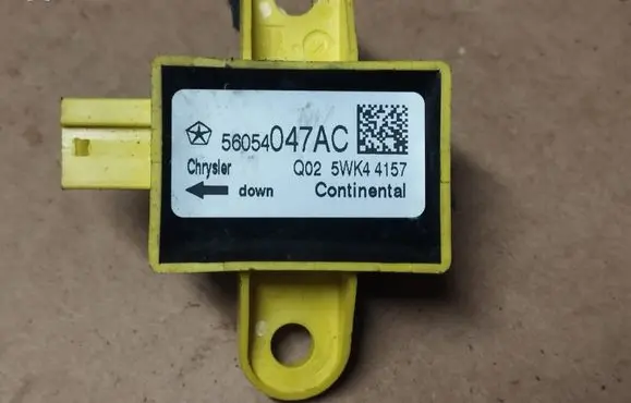 Chrysler Town & Country V Airbag deployment crash/impact sensor 56054047AC
