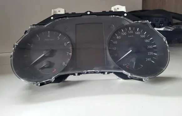 Nissan Pulsar Speedometer (instrument cluster) 3ZL0AQ0BR