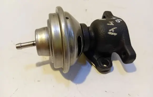 Audi A4 S4 B5 8D EGR valve 028131501E