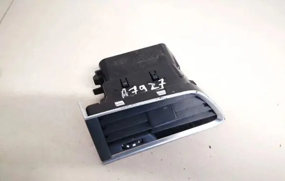 Peugeot 508 Dash center air vent grill 9686457377 a1010107