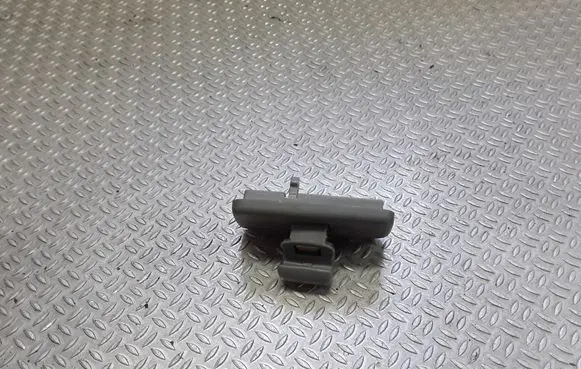 Sun visor clip/hook/bracket