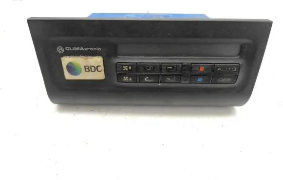 Volkswagen PASSAT B4 Climate control unit 3A0907044 9BG72496100