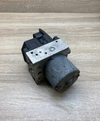 Ford Mondeo Mk III ABS Pump 0265800014 3S712M110AA