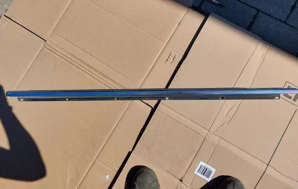 Volkswagen Golf V Front door glass trim molding 1K5837476D