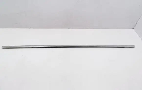 Volvo XC90 Front door glass trim molding