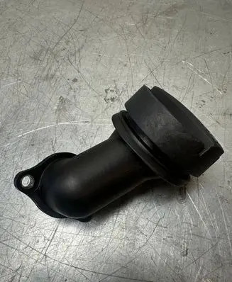 BMW 5 F10 F11 Oil fill pipe 7507224 62440410