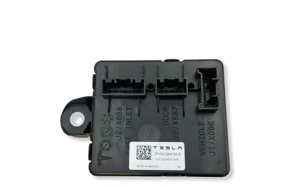 Tesla Model Y Engine control unit/module P153726420E