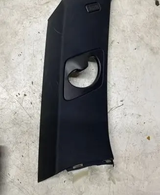 BMW X5 E70 (C) pillar trim 51437129755 15671812
