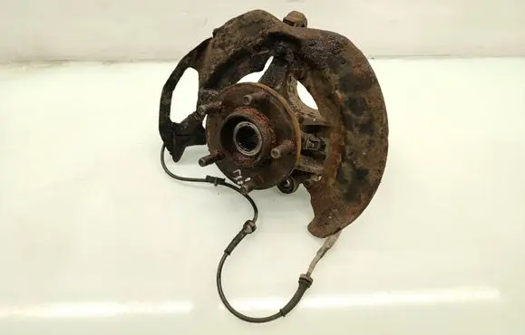 Mazda 5 Front wheel hub 