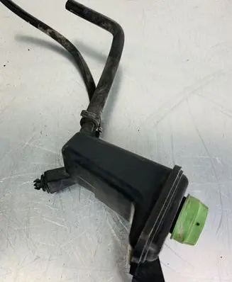 Volkswagen PASSAT B5.5 Power steering fluid tank/reservoir 3B0422371