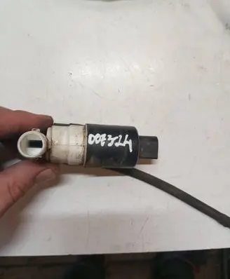 Volvo V60 Windscreen/windshield washer pump 31349264