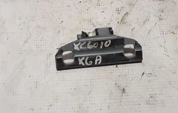 Volvo XC60 Rear door lower hinge 31218728