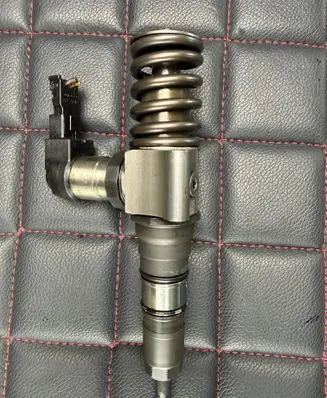 Volkswagen PASSAT B6 Fuel injector 03G130 021100 111007