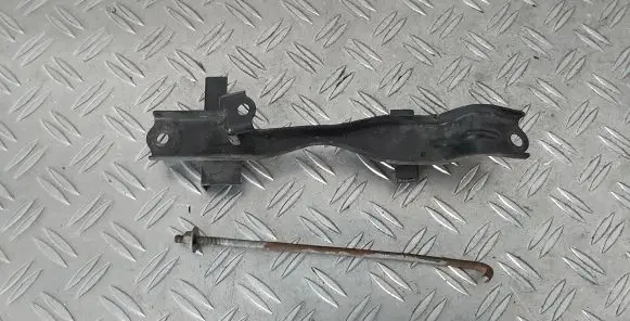 Toyota Auris E180 Battery bracket 