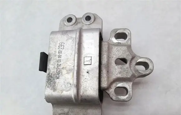 Audi A3 S3 8P Engine mount vacuum valve 