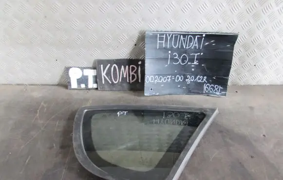 Hyundai i30 Front triangle window/glass 