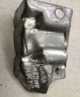 Volkswagen Tiguan Allspace Heat shield in engine bay 04L129969J