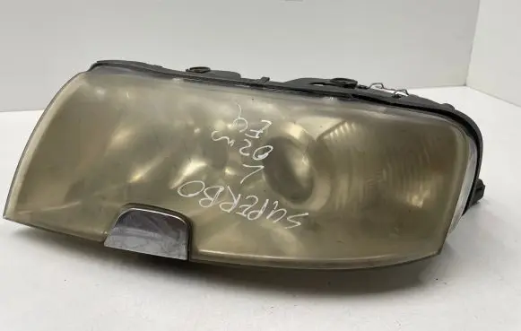 Skoda Superb B5 (3U) Headlight/headlamp 24675500