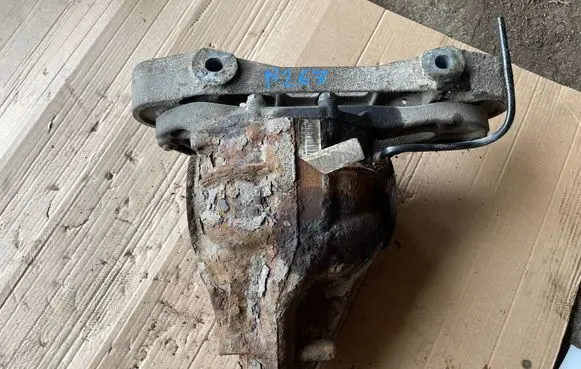 Mercedes-Benz Vito Viano W639 Rear differential A6393501414 00142212 Q0142213