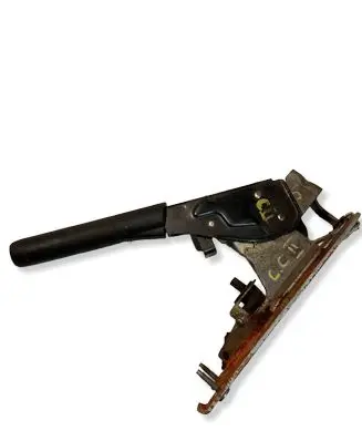 Renault Clio III Hand brake release handle 8200273002