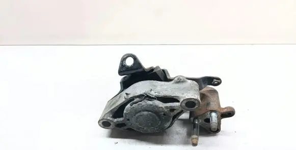 Toyota Prius (XW20) Engine mount bracket
