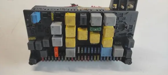 Mercedes-Benz ML W163 Fuse module 1635450205 08200101