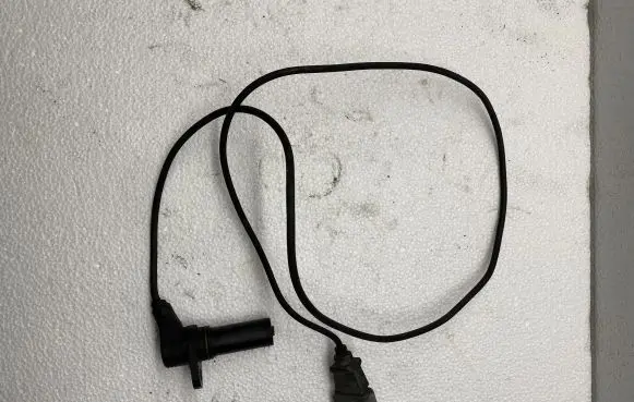Skoda Superb B5 (3U) Camshaft speed sensor 038907319E
