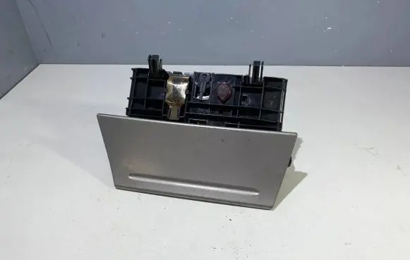 Volkswagen PASSAT B6 Car ashtray 8M51A044J5BBA 11072009 18820020