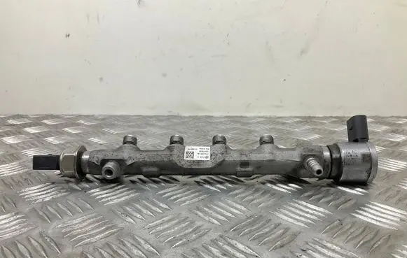Audi A3 S3 8V Fuel pressure regulator 04L089G 04L906054 04L130764C