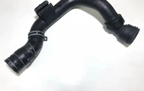 Volkswagen PASSAT B5.5 Engine coolant pipe/hose 8d0121101ad ht4