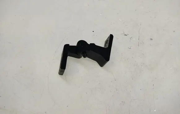 Volkswagen Golf VI Front door lower hinge 5N0831402