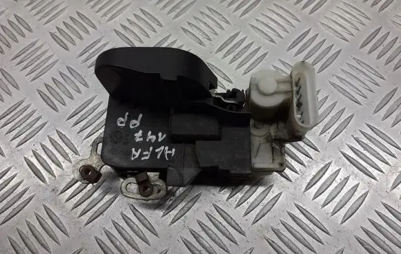 Alfa Romeo 147 Front door lock