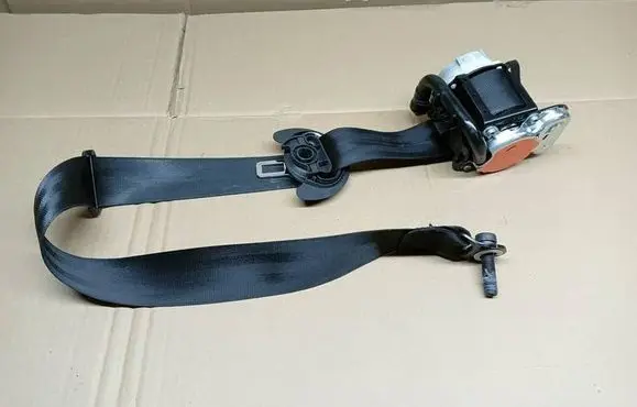 Audi A3 S3 8V Front seatbelt 8V5857705E