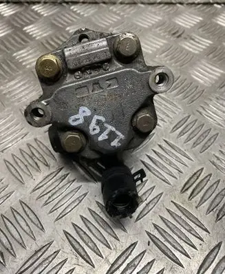 Volkswagen Golf IV Power steering pump 1J0422154A KYB