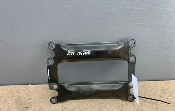 BMW 3 E90 E91 other engine part 7795263 11117795263