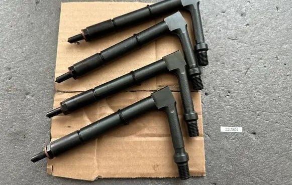 Nissan King Cab, Navara Fuel injector 16600VK525