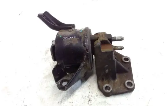 KIA Sportage Engine mount bracket 218352S101