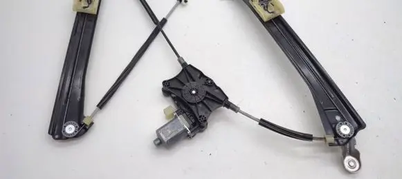 Volkswagen Tiguan Front door window regulator with motor 0130822077