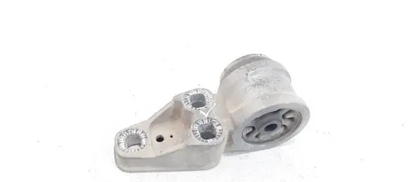 Volkswagen PASSAT B6 Rear axle beam mounts housing 8E0501522