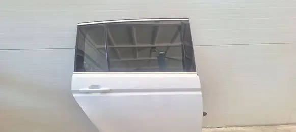 Volkswagen Touran III Rear door L0K1L